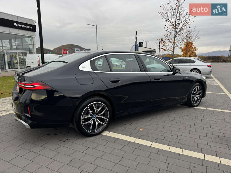 Седан BMW i5 2024 в Мукачевому