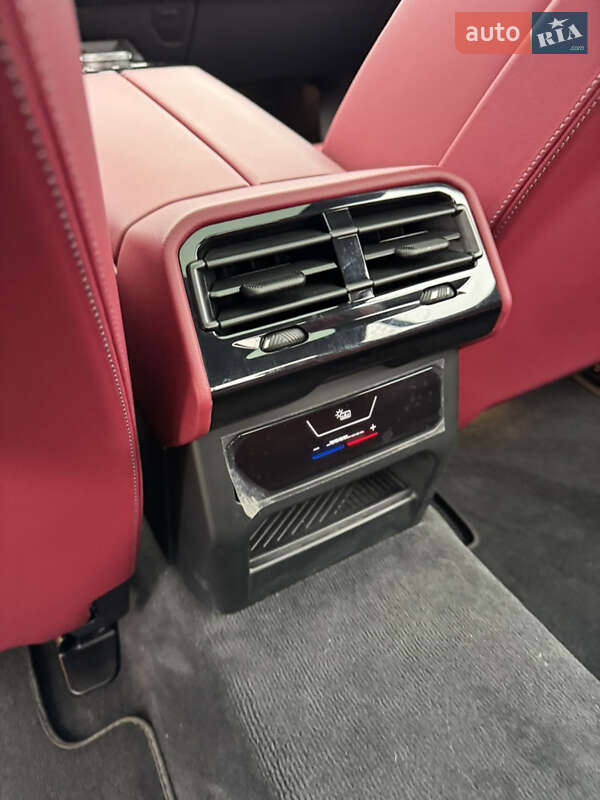 Седан BMW i5 2024 в Мукачевому