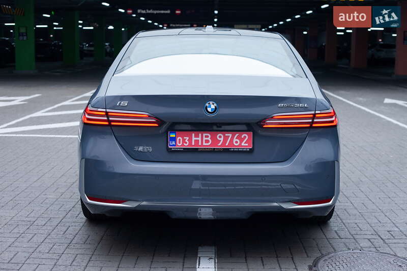 Седан BMW i5 2024 в Киеве