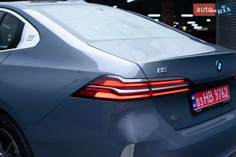 Седан BMW i5 2024 в Киеве