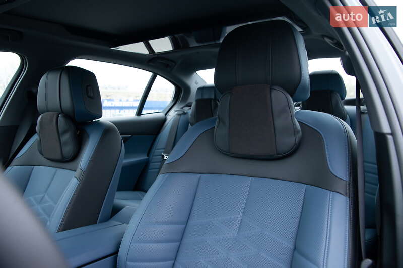 Седан BMW i5 2024 в Киеве