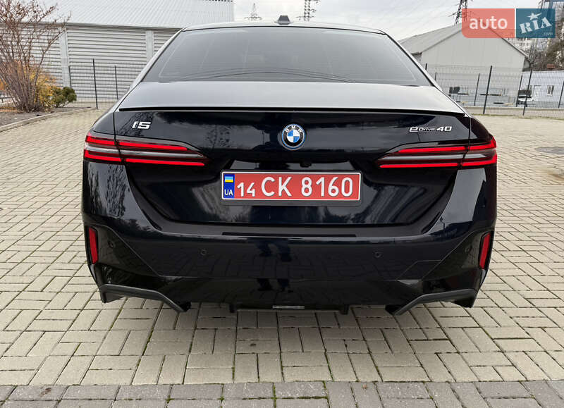 Седан BMW i5 2024 в Львове