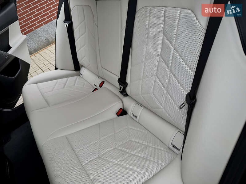 Седан BMW i5 2024 в Львове