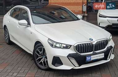 Седан BMW i5 2024 в Києві