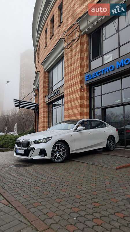 Седан BMW i5 2024 в Киеве фото 7 Седан BMW i5 2024 в Киеве