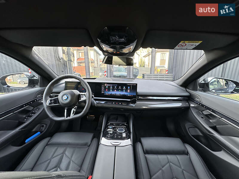 Седан BMW i5 2025 в Києві