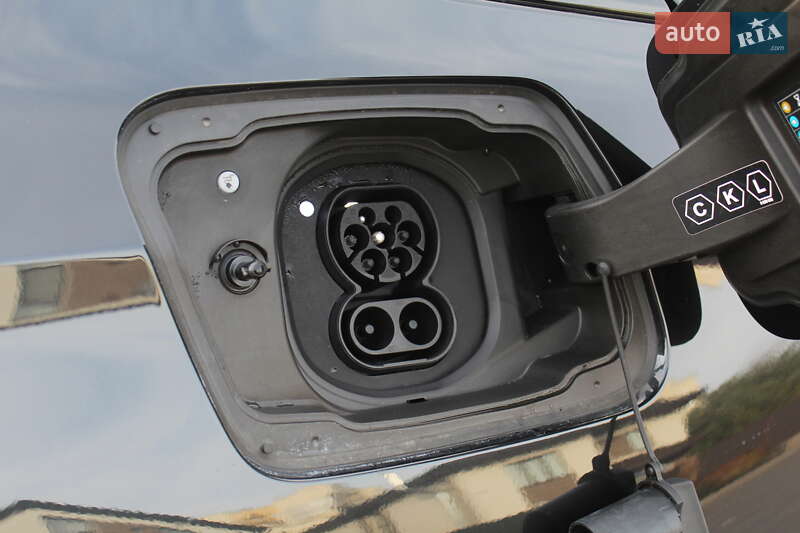 Седан BMW i5 2025 в Києві