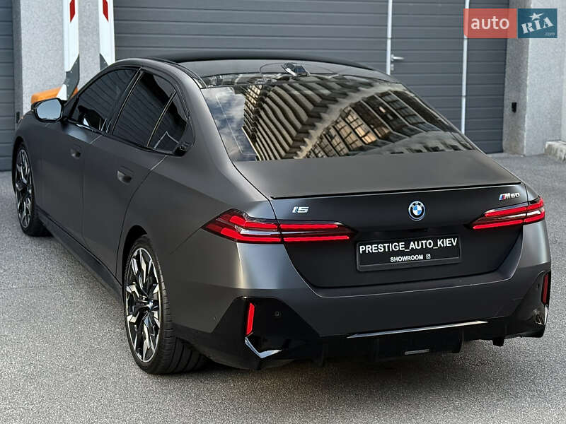 Седан BMW i5 2023 в Киеве
