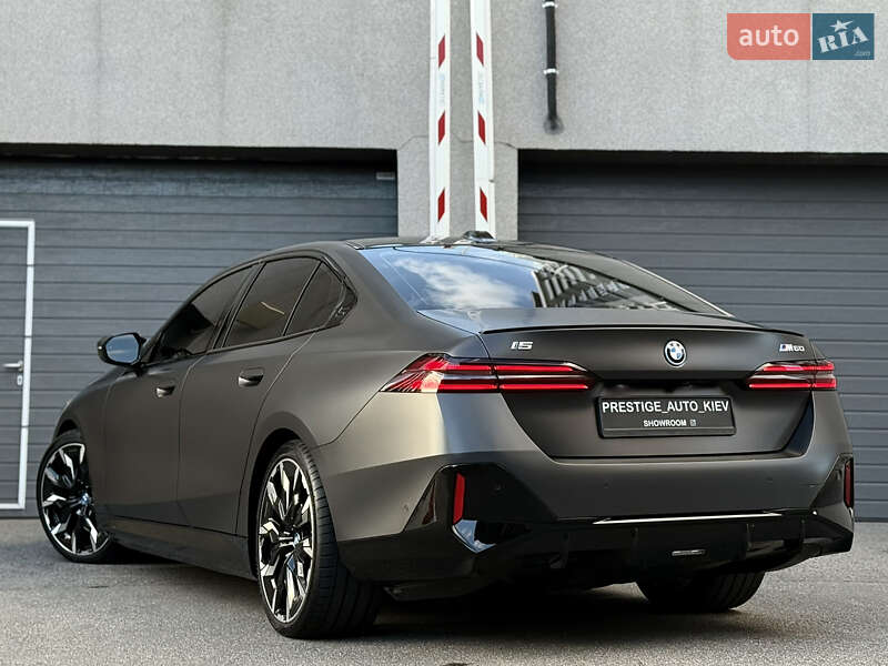 Седан BMW i5 2023 в Киеве
