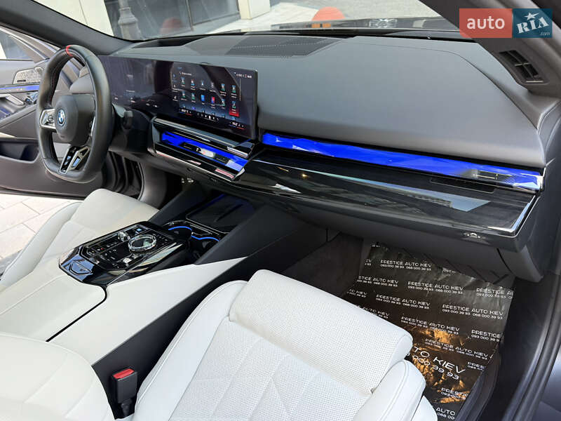 Седан BMW i5 2023 в Киеве