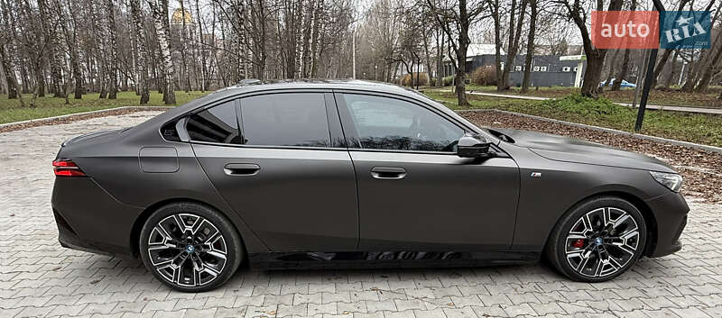 Седан BMW i5 2024 в Тернополі