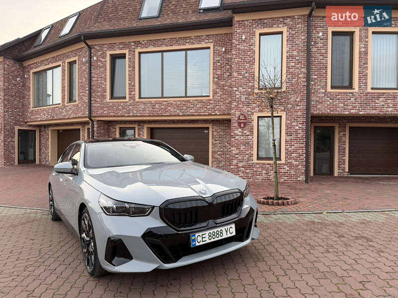 Седан BMW i5 2023 в Черновцах