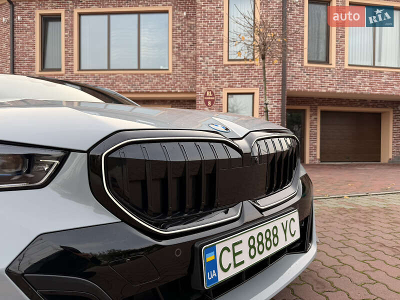 Седан BMW i5 2023 в Черновцах