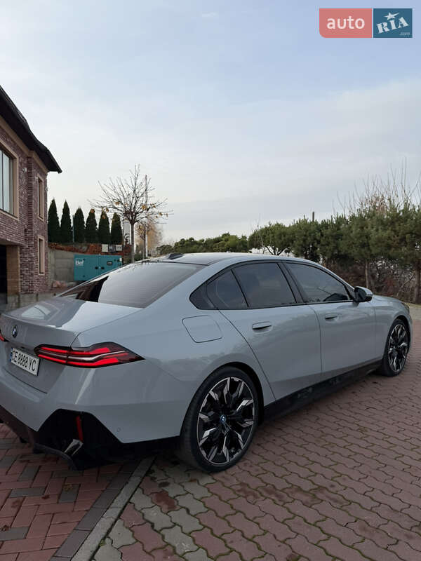 Седан BMW i5 2023 в Черновцах
