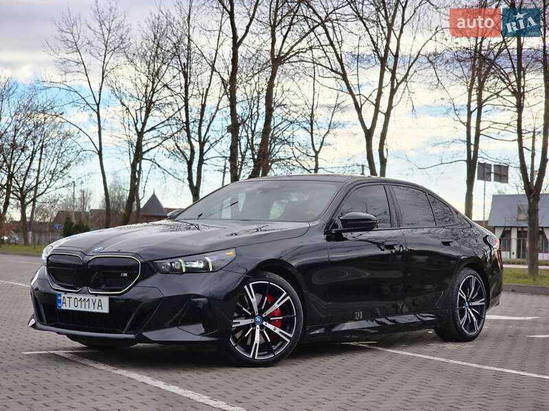 Седан BMW i5 2023 в Коломые