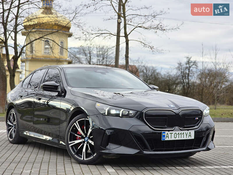 Седан BMW i5 2023 в Коломые