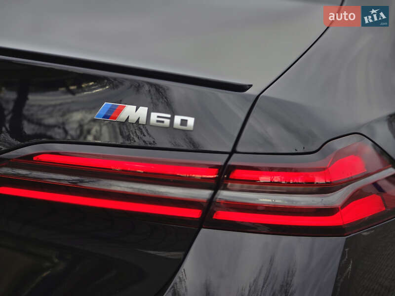 Седан BMW i5 2023 в Коломые