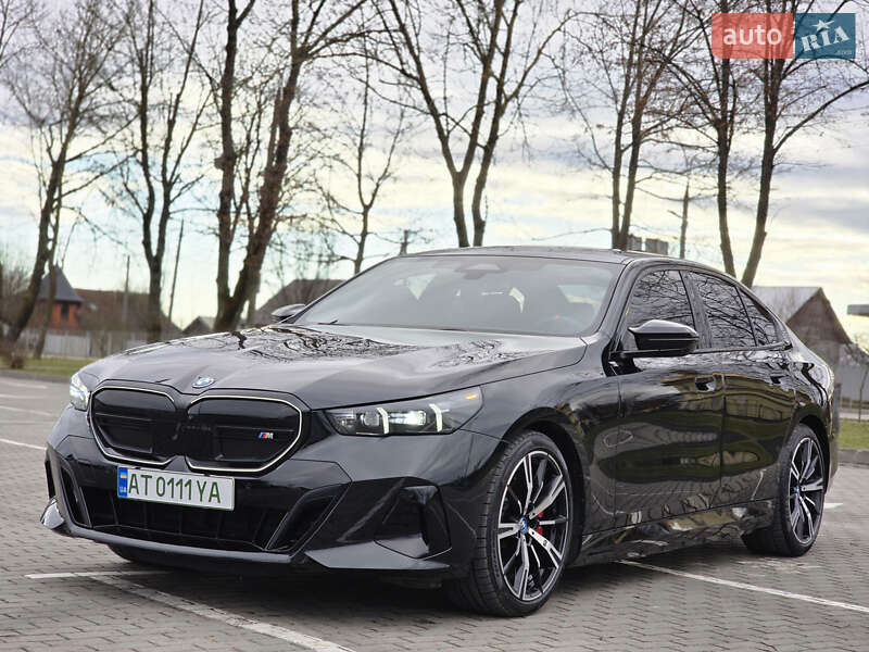 Седан BMW i5 2023 в Коломые