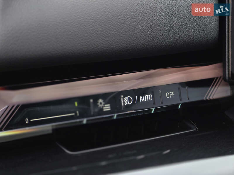 Седан BMW i5 2023 в Коломые