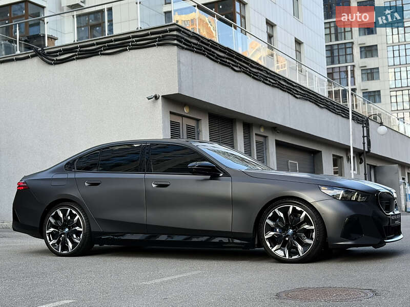 Седан BMW i5 2023 в Києві