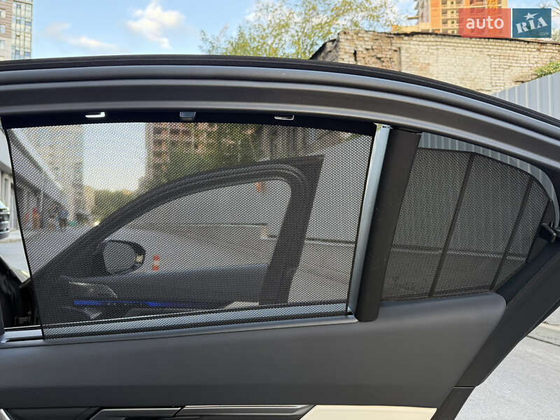 Седан BMW i5 2023 в Києві