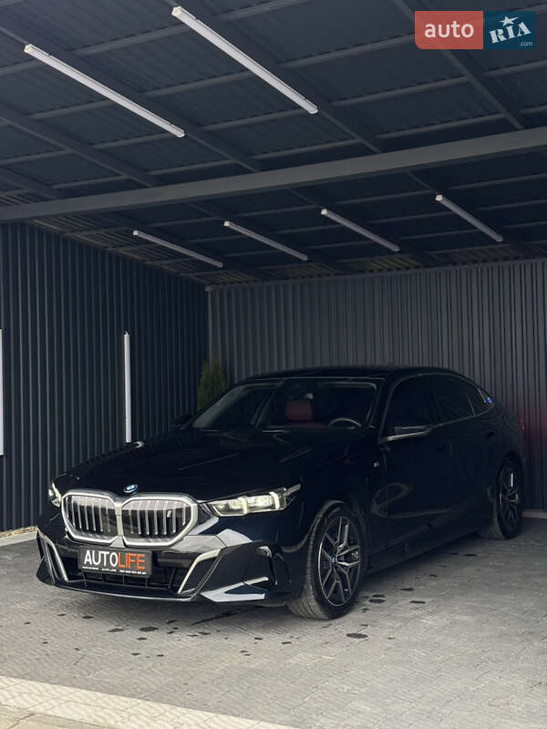 Седан BMW i5 2024 в Мукачево