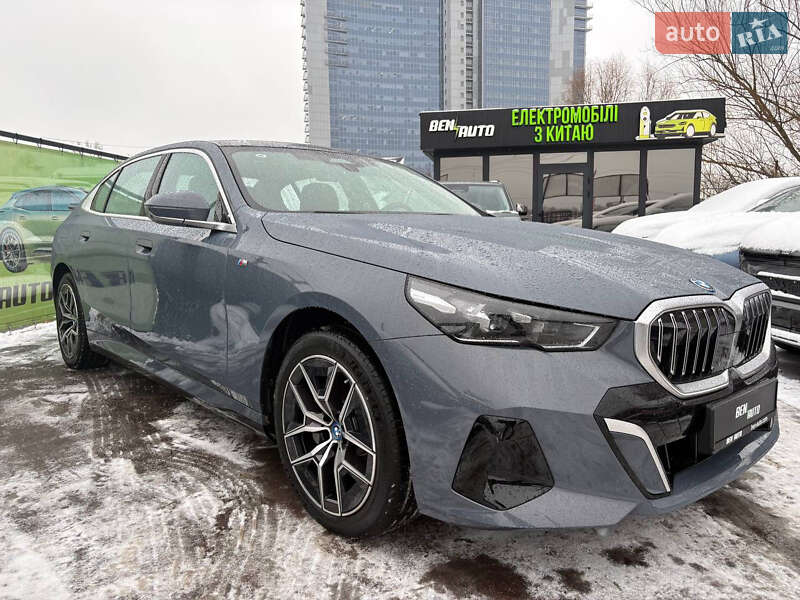 Седан BMW i5 2024 в Киеве