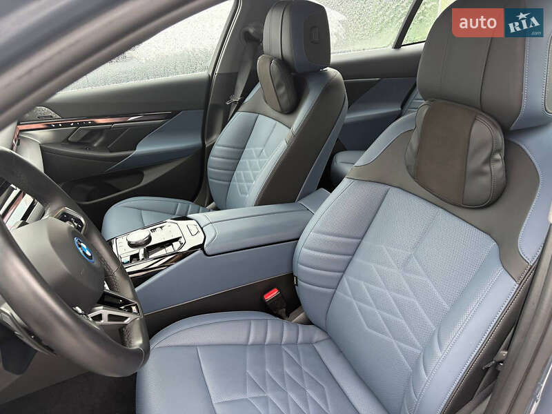 Седан BMW i5 2024 в Киеве