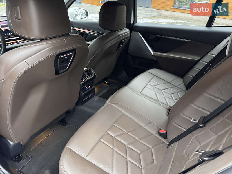 Седан BMW i5 2024 в Дніпрі