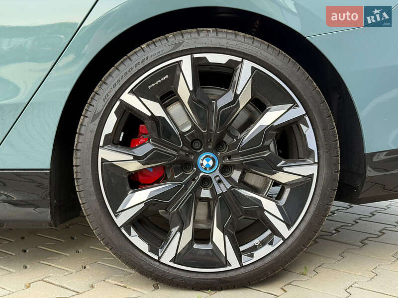 Седан BMW i5 2024 в Киеве