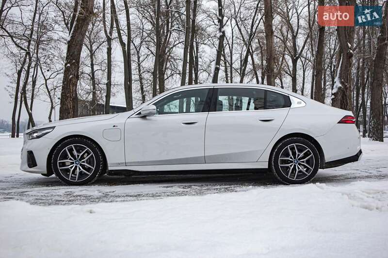 Седан BMW i5 2024 в Киеве