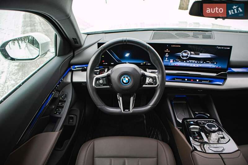 Седан BMW i5 2024 в Киеве