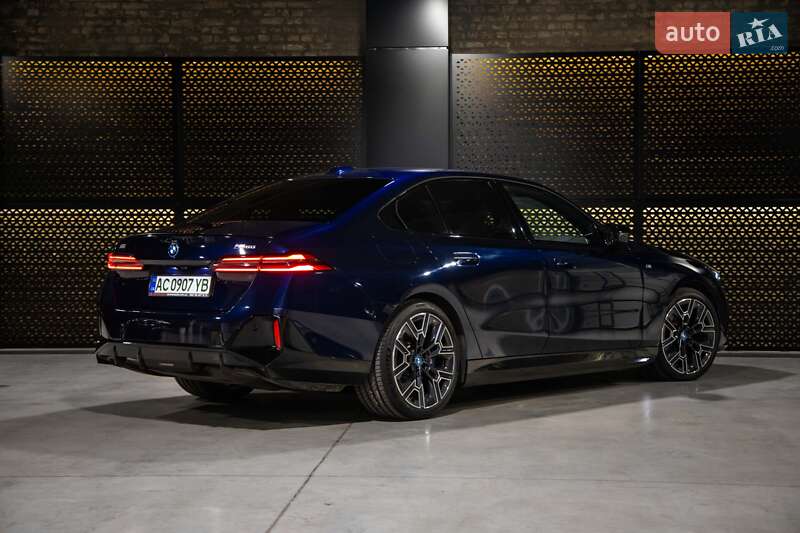 Седан BMW i5 2023 в Луцке
