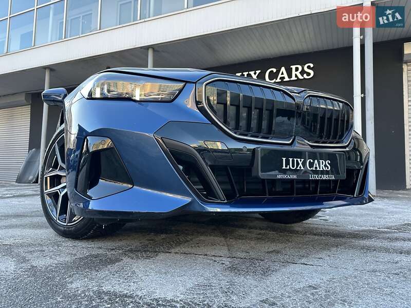 Седан BMW i5 2024 в Києві