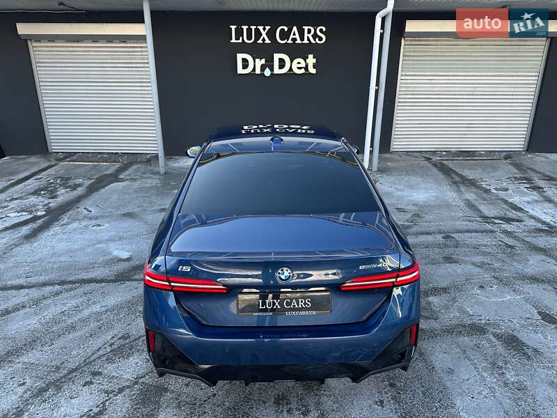Седан BMW i5 2024 в Києві