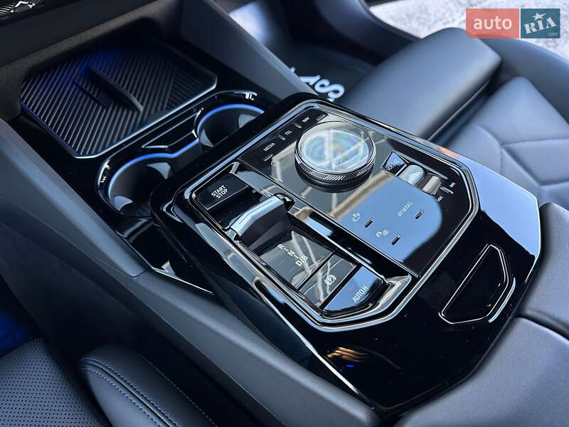 Седан BMW i5 2024 в Києві