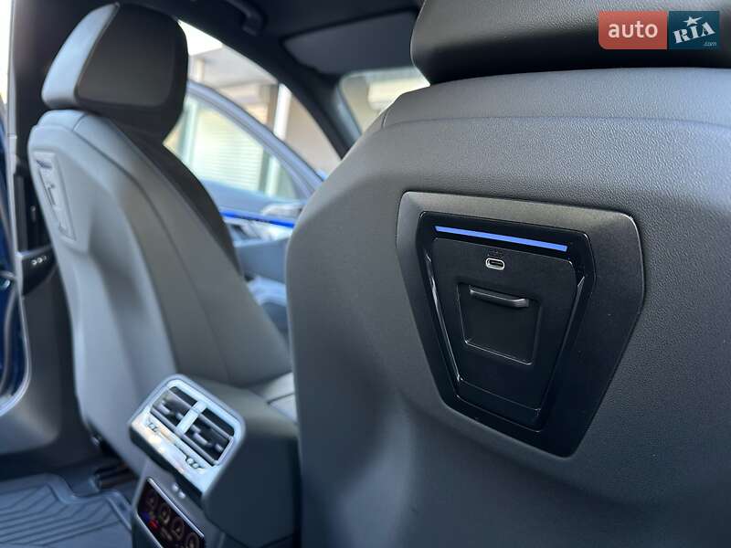 Седан BMW i5 2024 в Києві