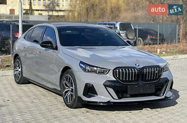Седан BMW i5 2024 в Мукачевому