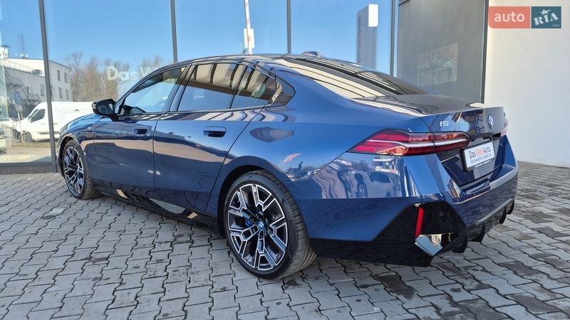 Седан BMW i5 2023 в Хмельницком