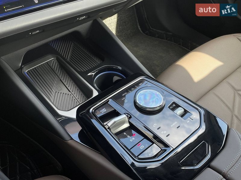Седан BMW i5 2024 в Киеве