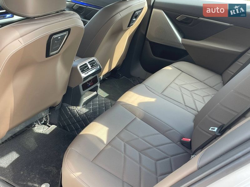 Седан BMW i5 2024 в Киеве