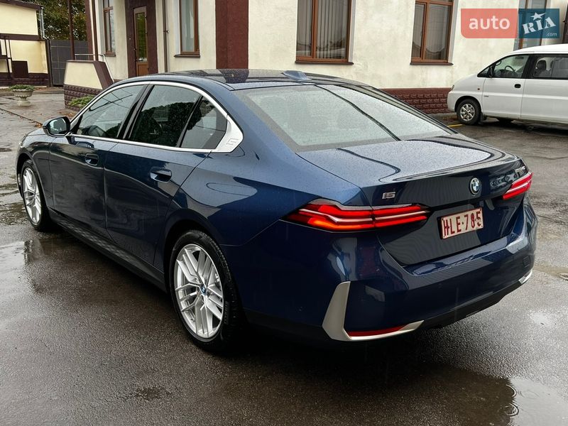 Седан BMW i5 2024 в Рівному