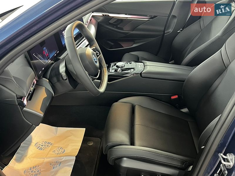 Седан BMW i5 2024 в Рівному