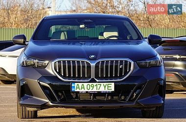 Седан BMW i5 2024 в Киеве