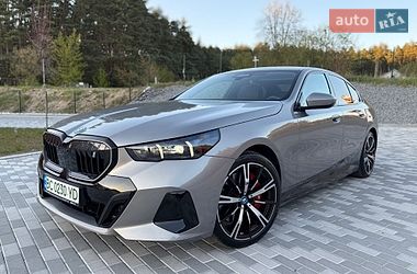 Седан BMW i5 2024 в Львове