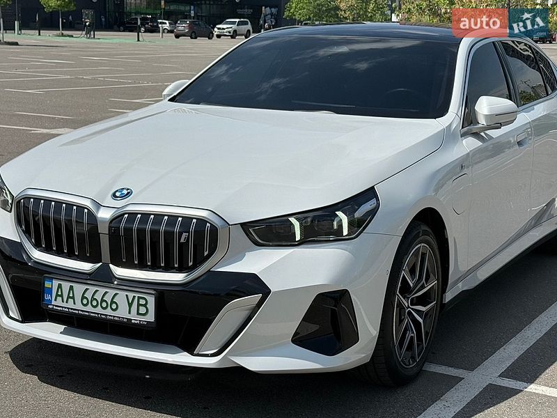 Седан BMW i5 2024 в Киеве