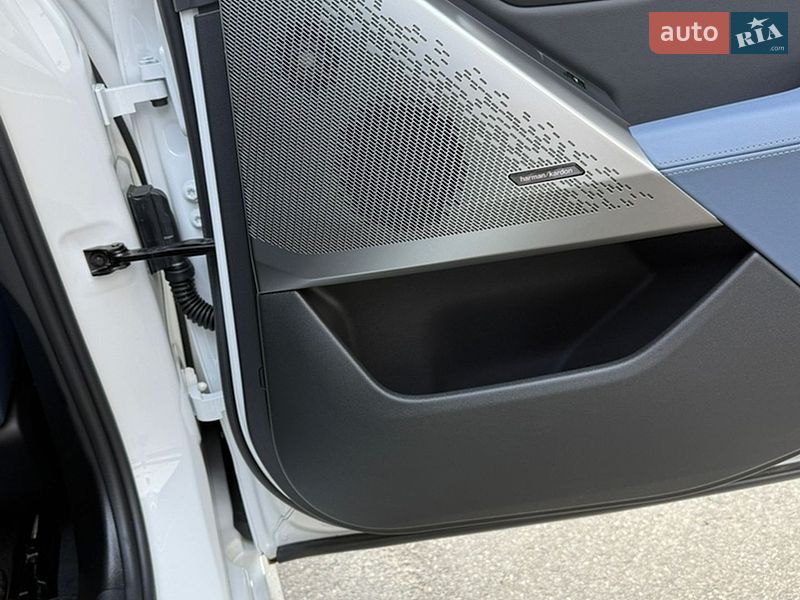Седан BMW i5 2024 в Киеве
