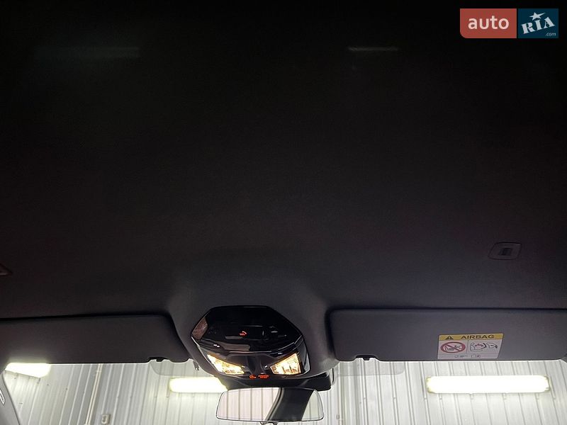 Седан BMW i5 2024 в Ровно