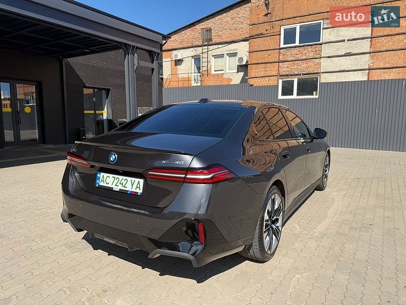 Седан BMW i5 2024 в Нововолинську фото 23 Седан BMW i5 2024 в Нововолинську