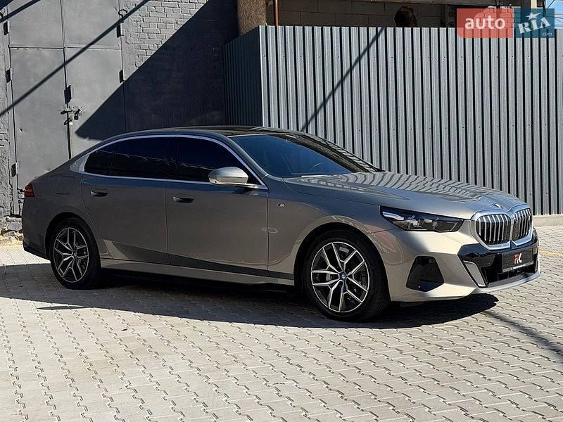 Седан BMW i5 2024 в Києві